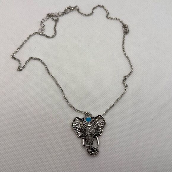 Brand New!! Boho mandala elephant pendant - Picture 1 of 4